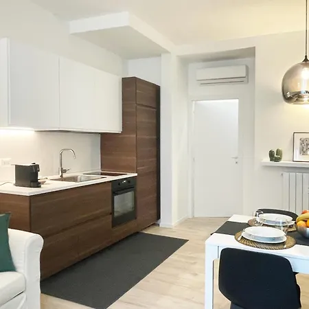 Appartement Cozy And Quiet In Isola District Milaan